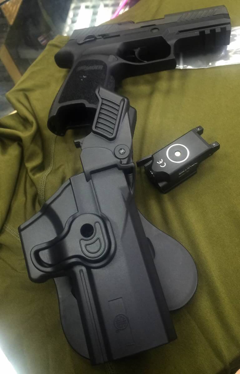 New.เตรียมมาให้แล้วนะครับ สำหรับของแต่ง Sig P320 sp ราคาพิเศษ (ดูสินค้าทั้งหมดจากเวป www.bkkboy.lnwshop.com) #บริการส่งไปรษณีย์ #ขนส่งเอกชน และ #แมสเซ็นเจอร์ สอบถามราคา ข้อมูลสินค้า ☎ K บอย 080-5946344 หรือติดตามเราได้ที่แฟนเพจ 〓Line@ :@bkkboy (ใส่