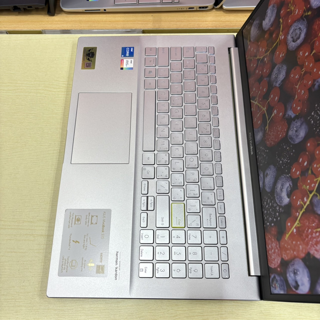 ASUS VIVOBOOK S15 S533EA – BQ050TS ติดฟิล์มกันรอยหน้าจอแล้ว สภาพเครื่อง 95%