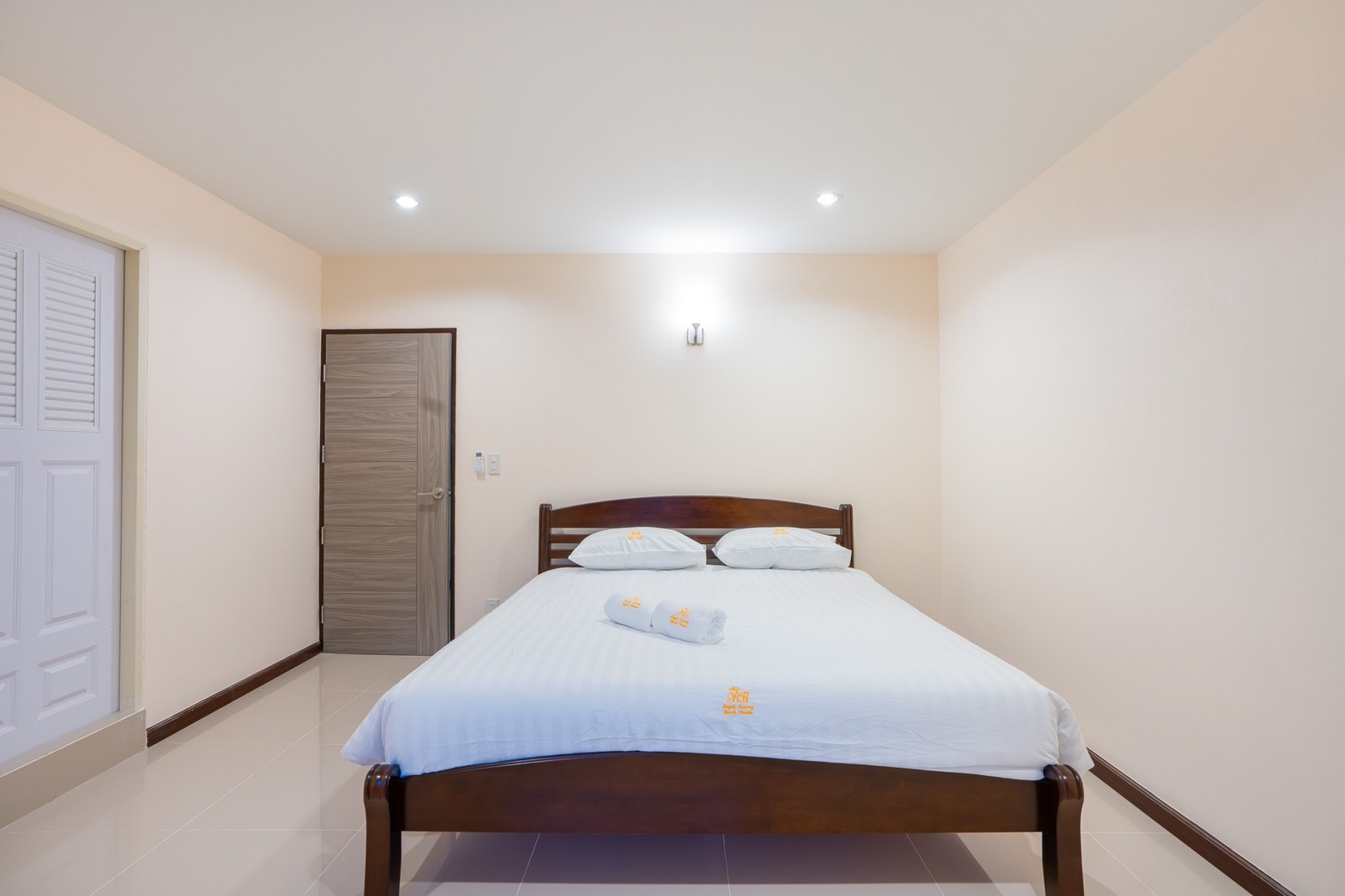 HR15067 บ้านพักใกล้ทะเลชะอำ The Great Beach Pool Villa Cha Am