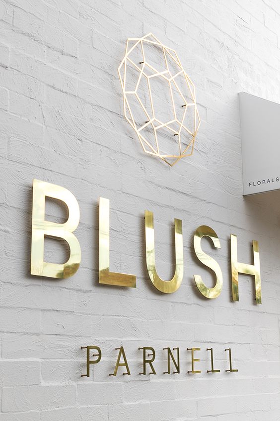 ป้ายร้านสีทองป้ายมงคล