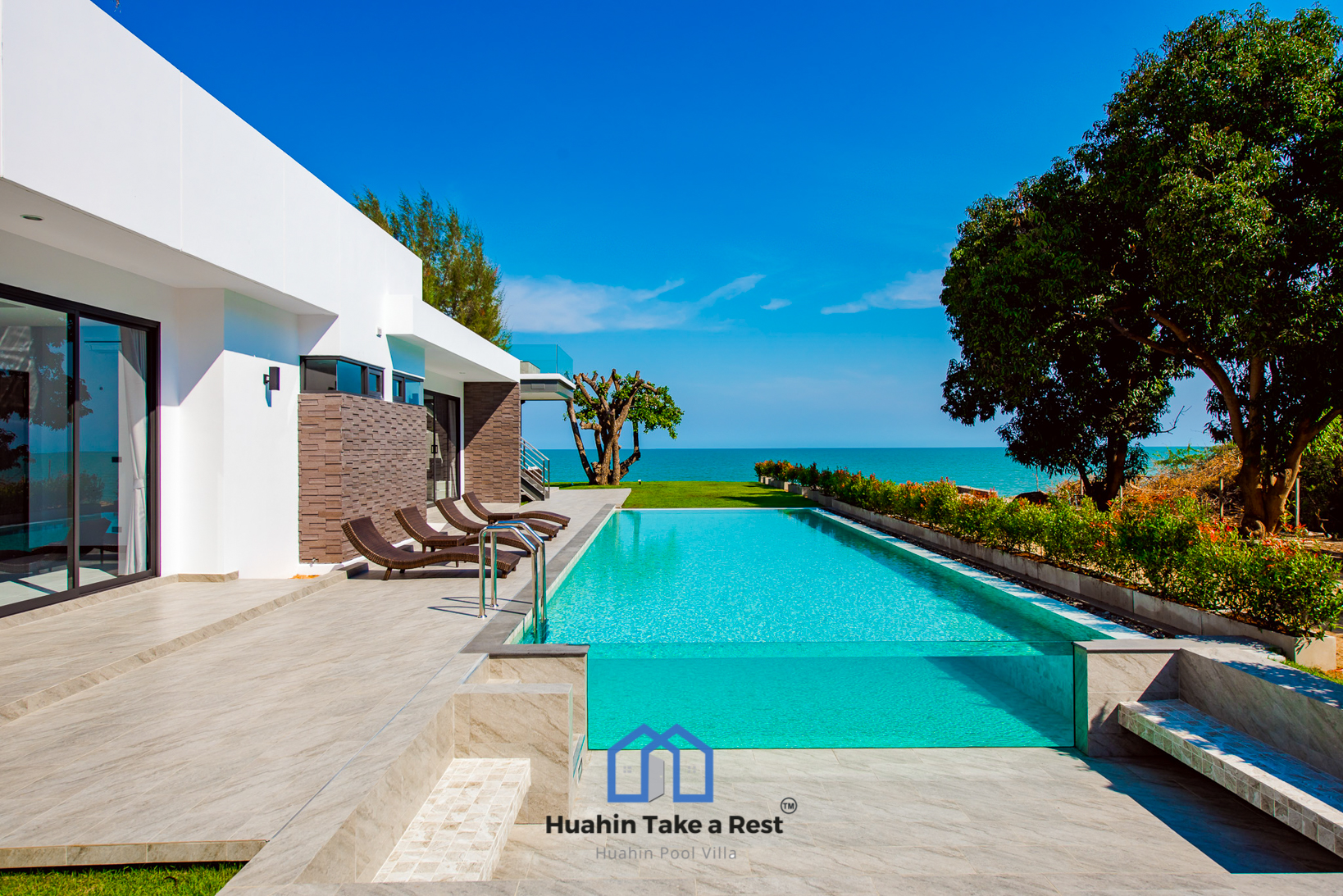 HR15039 บ้านพักติดทะเลหัวหิน The Premium Beach Villa Hua Hin