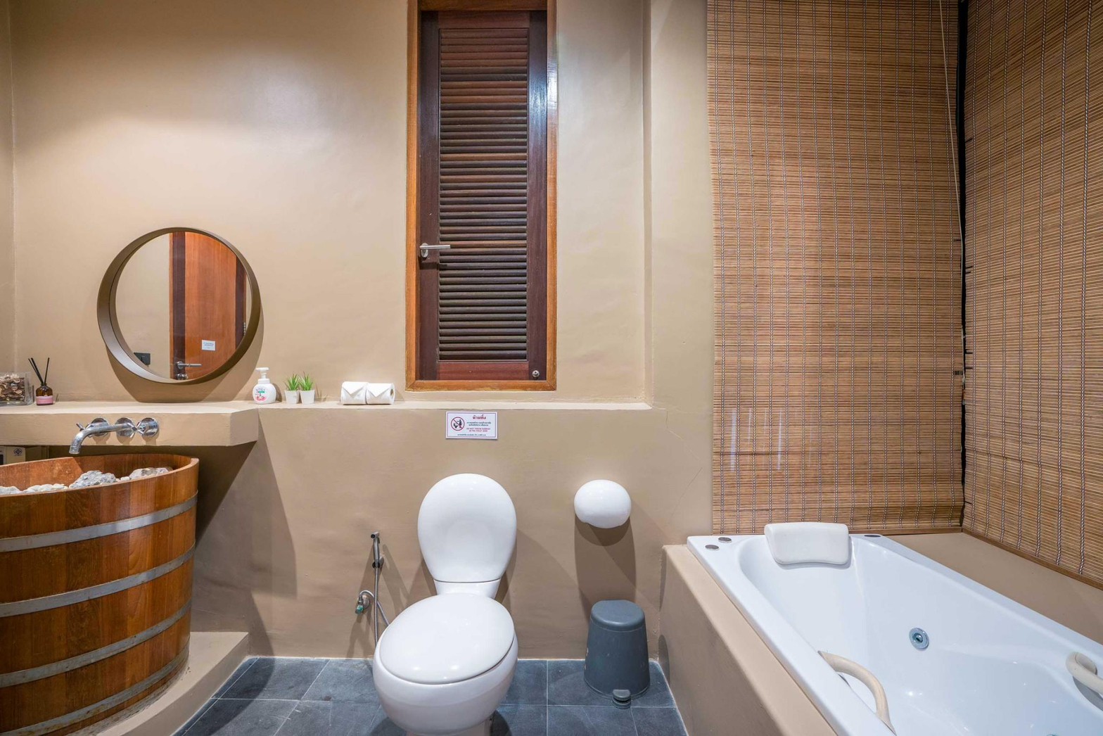 HR15061 บ้านพักติดทะเล The Pamila Beach Villa Kuiburi