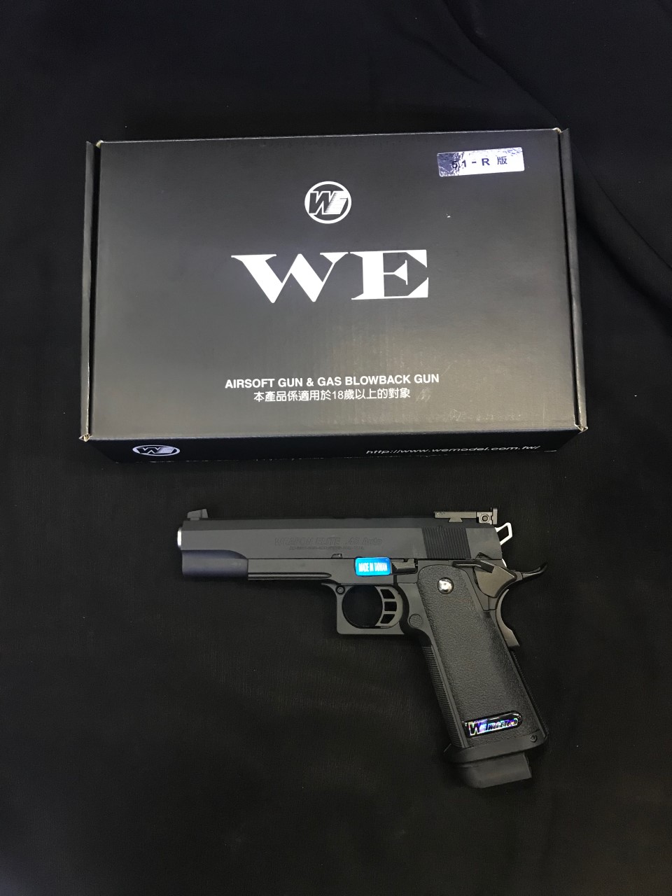 WE Hi capa 5.1R แรง 335 FPS Full Metal รายละเอียดสินค้า รุ่น WE Hi capa 5.1R สีดำ น้ำหนัก (กรัม)1150 ความยาว (mm.)222 วัสดุFull Metal ระบบ/รองรับแก๊สGas/แรง ความแรง (FPS)335 ด้วยลูก 0.20g ระบบ BlowBackมี Hop-upมี ระบบการยิงSemi-Autometic ระบบ SAFEมี Magaz