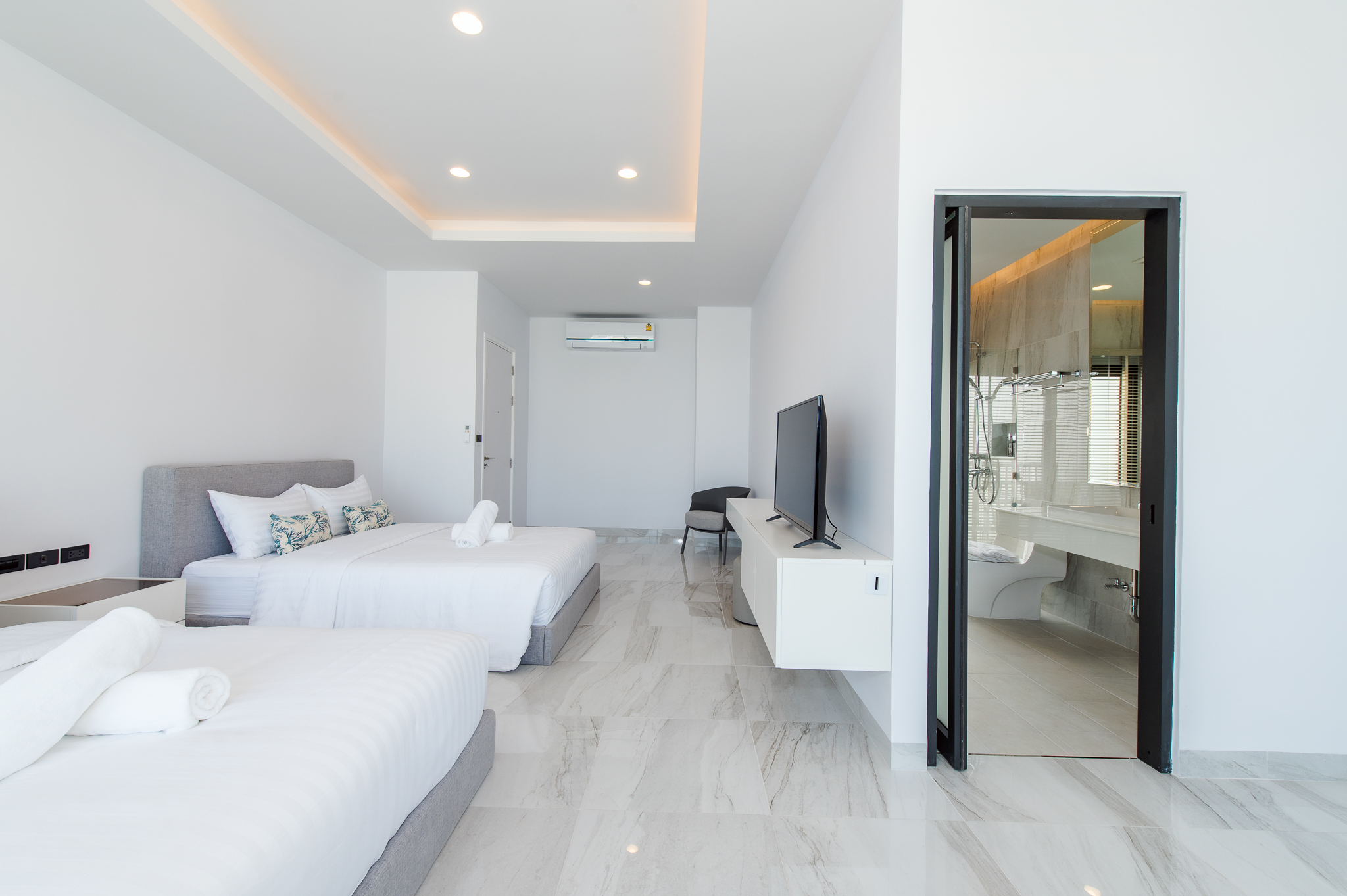 HR15066 บ้านพักติดทะเลหัวหิน The Casa Rocca Beach Villa HuaHin