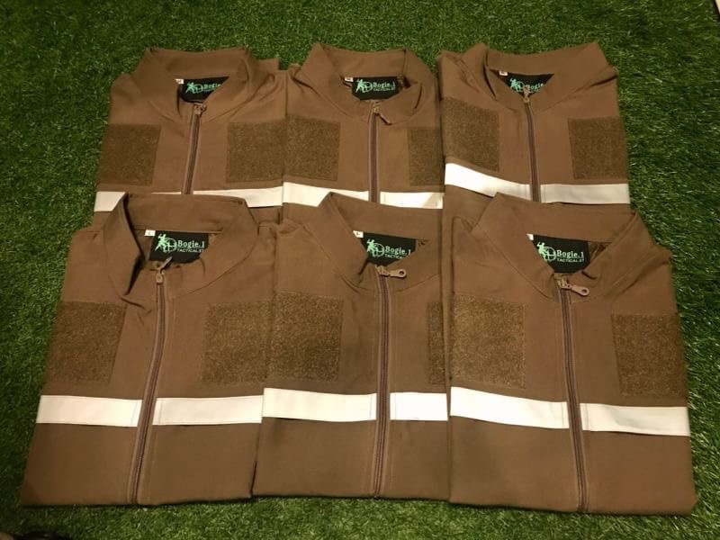 เสื้อกั๊กตำรวจ สี สนว01 มีกระเป๋าใต้แถบสะท้อนแสง มีแถบติดเครื่องหมายทั้งด้านหน้าและด้านหลัง มี Size S M L XL XXL ราคา 650 บาท