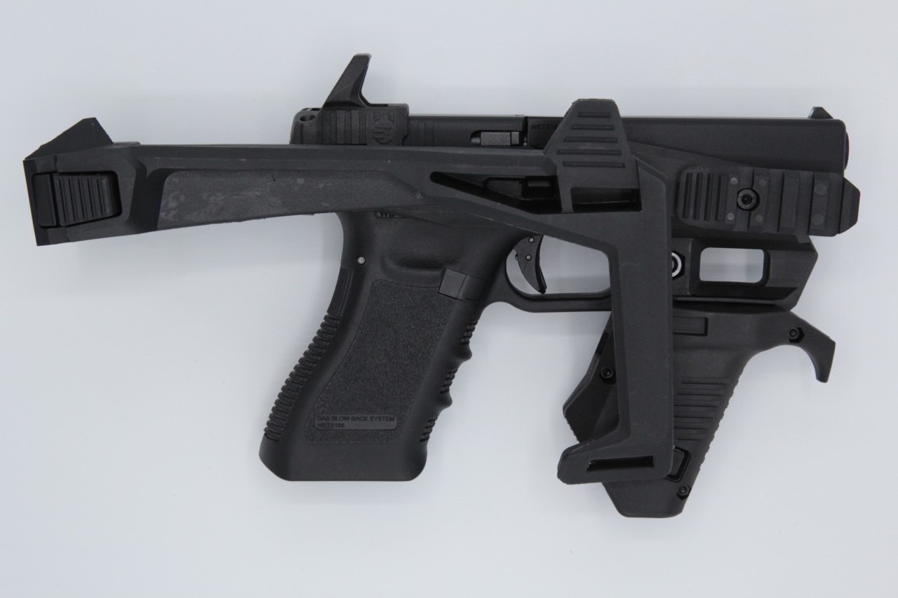 ชุดประกอบปืนสั้น รุ่น Full Kit สำหรับปืน : Glock17,19,34 (ทุกเจน) คุณสมบัติ : วัสดุผลิตจากโพลิเมอร์ คุณภาพสูง ทนความร้อนได้ดีเยี่ยม ขนาดเล็กกระทัดรัด น้ำหนักเบา ติดตั้งง่าย เพียงถอดน็อตตัวเดียว (บริเวณด้านหน้าใต้ลำที่จับรางล่าง) พานท้ายสามารถพับได้ และ ออ