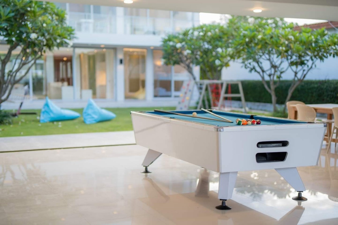 HR15049 บ้านพักติดทะเล The Breezy Beach Pool Villa Cha Am