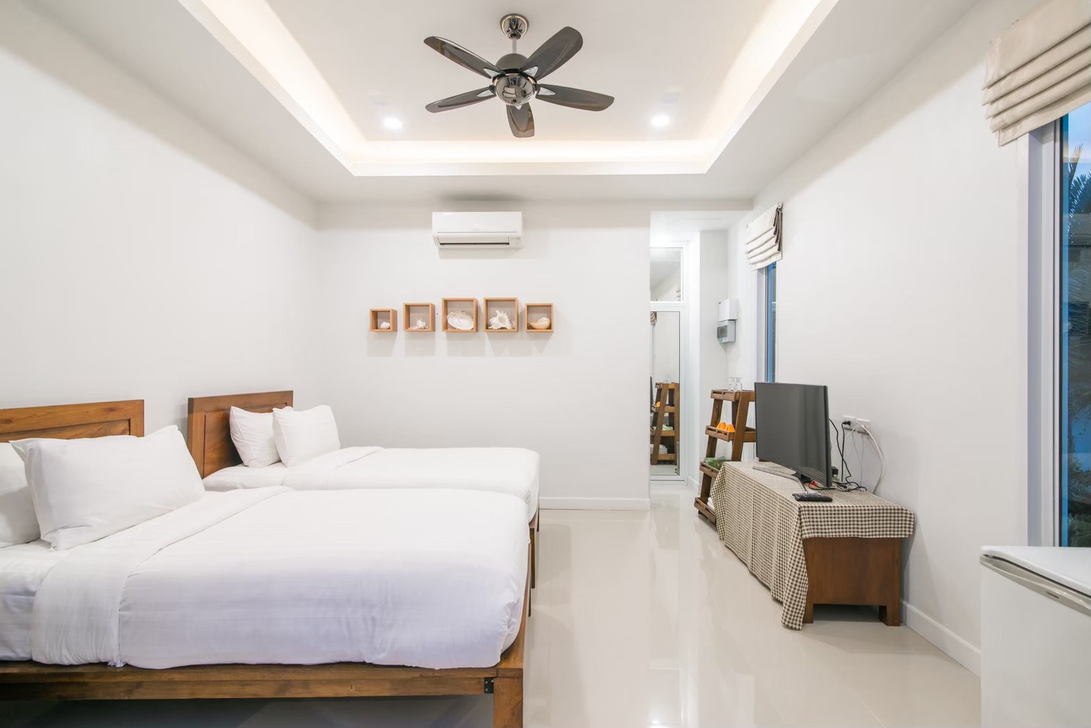 HR15045 บ้านพักติดทะเล The Moon Beach Villa