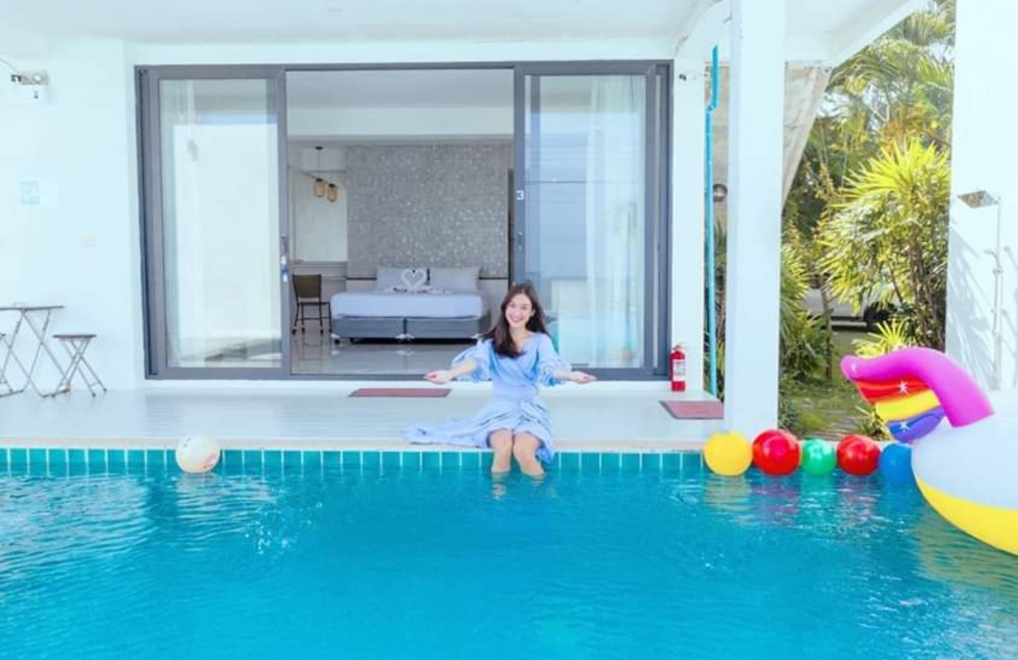 HR15008 บ้านพักติดทะเล โมเดิร์นบีช ปราณบุรี