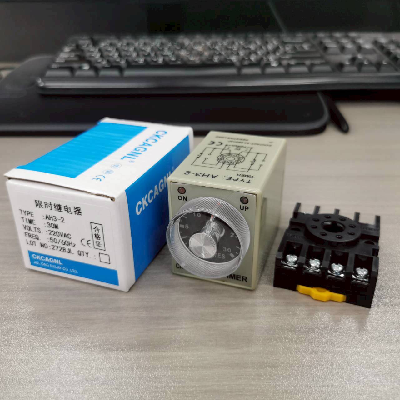 CKC Timer AH3-2 220V ไทม์เมอร์ ฟรีซ็อกเก็ต PF083A ช่วงเวลา 30 นาที Delay-ON CONTACT NO/NC 2 ชุด