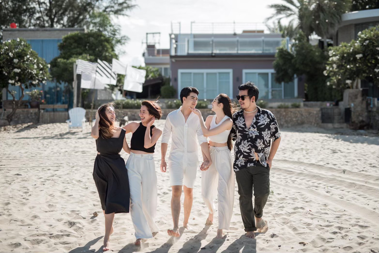 HR15045 บ้านพักติดทะเล The Moon Beach Villa