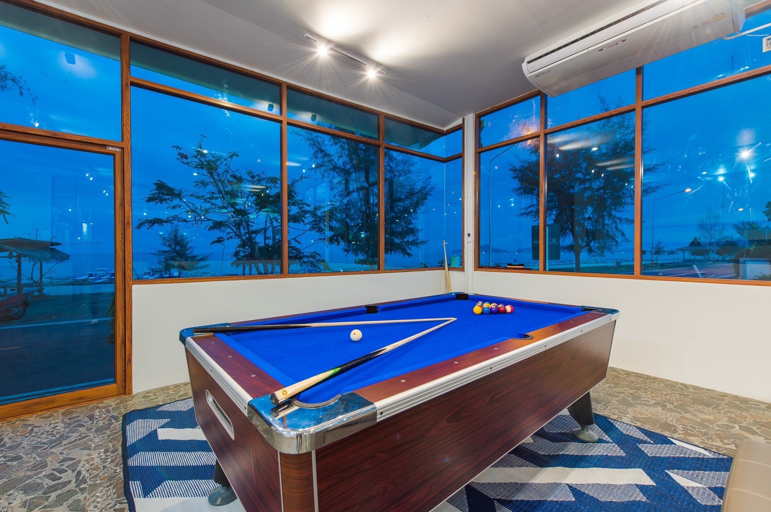 HR15047 บ้านพักติดทะเล The Zarento beach