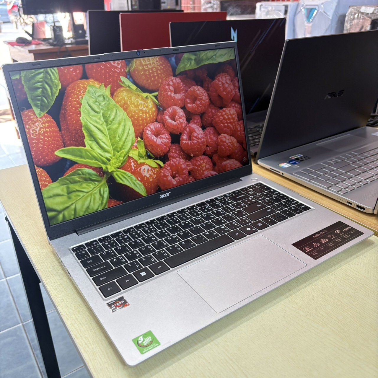 ACER ASPIRE LITE 15 AL15-41P-R47V ประกันศูนย์ 26/02/2027 สภาพเครื่อง 90%