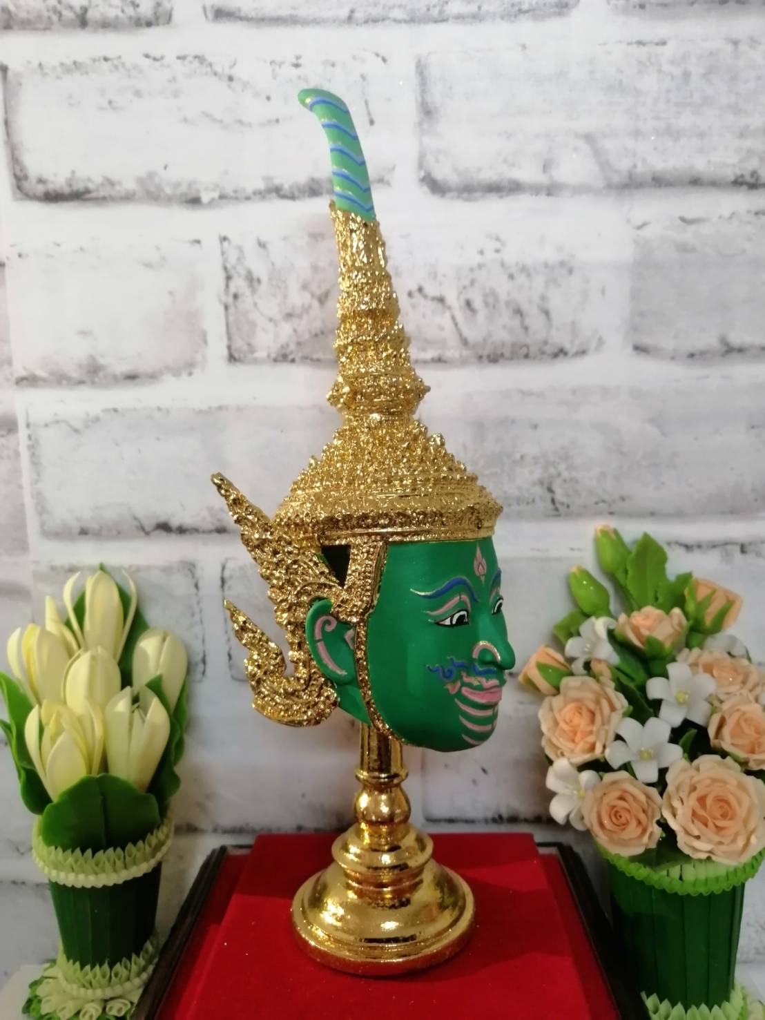 พระอินทร์ ขนาดกลาง เรซิ่นปิดทอง พร้อมฐานปิดทอง