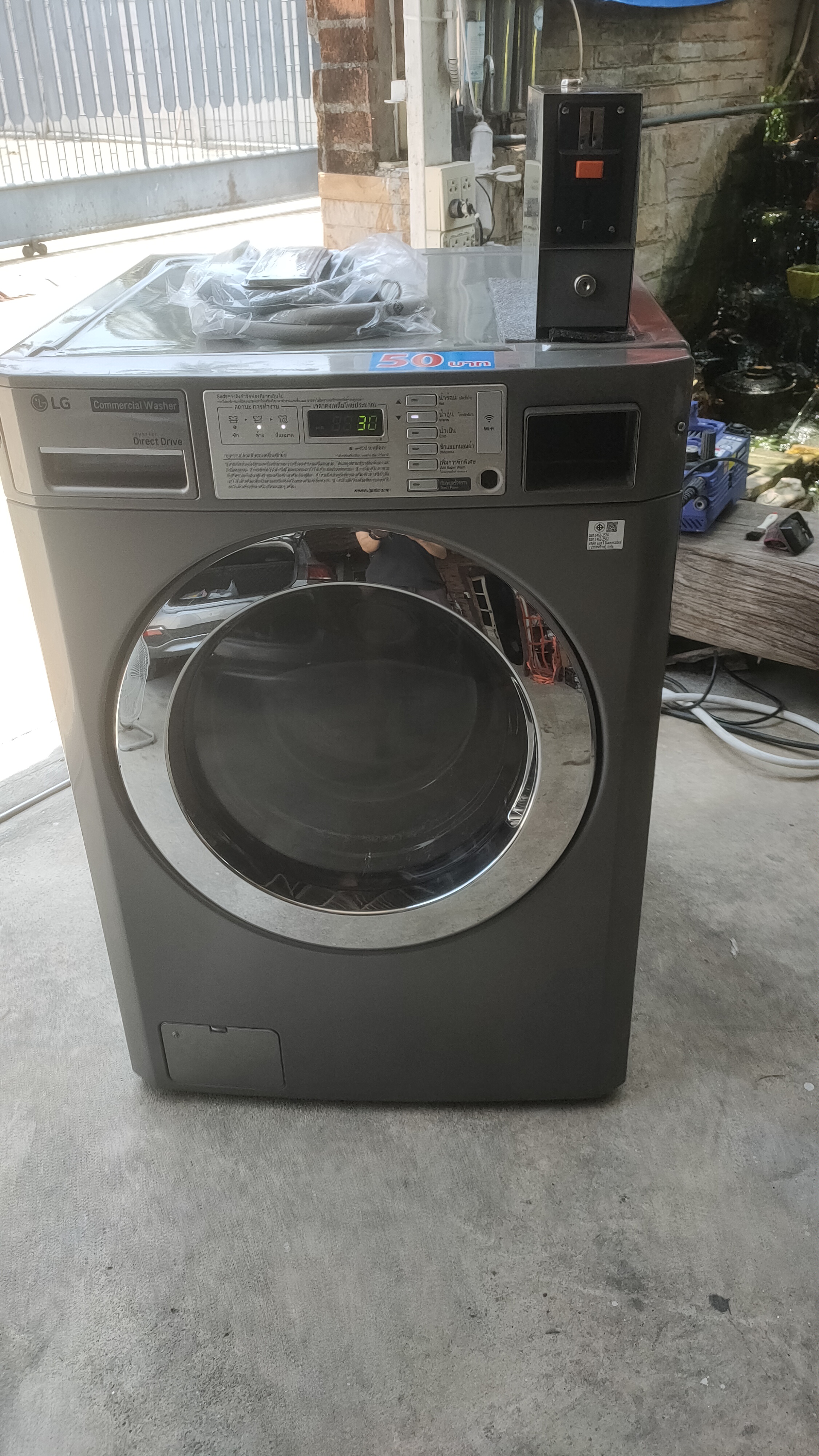 เครื่องซักผ้าฝาหน้าเกรดบีใหม่ LG Commercial 13kg ติดกล่องหยอดเหรียญใหม่ พร้อมใช้งาน