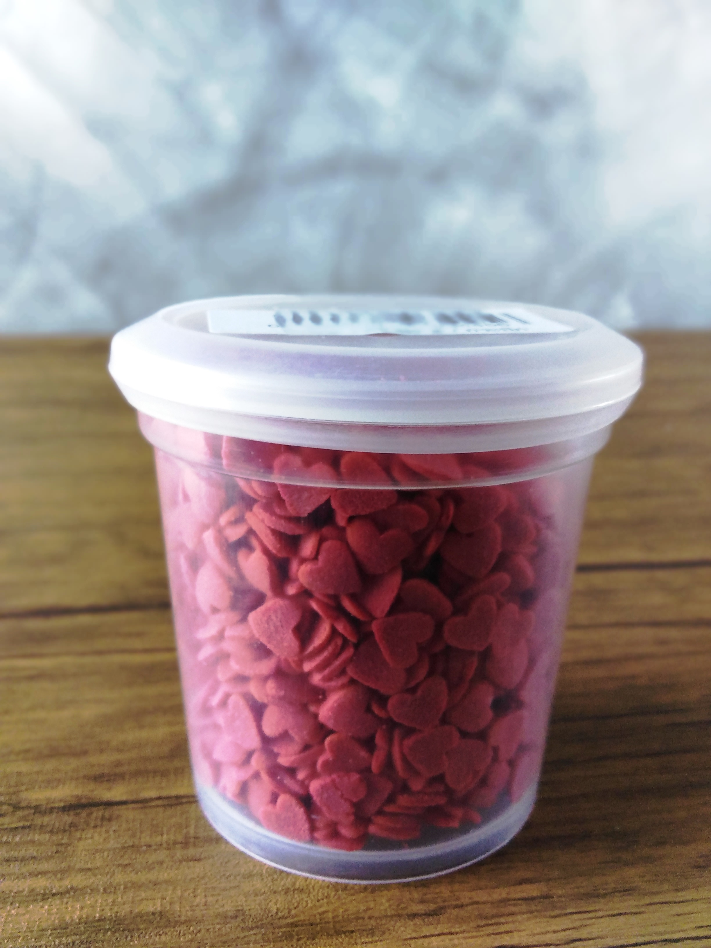 Sugar hearts red 100g.