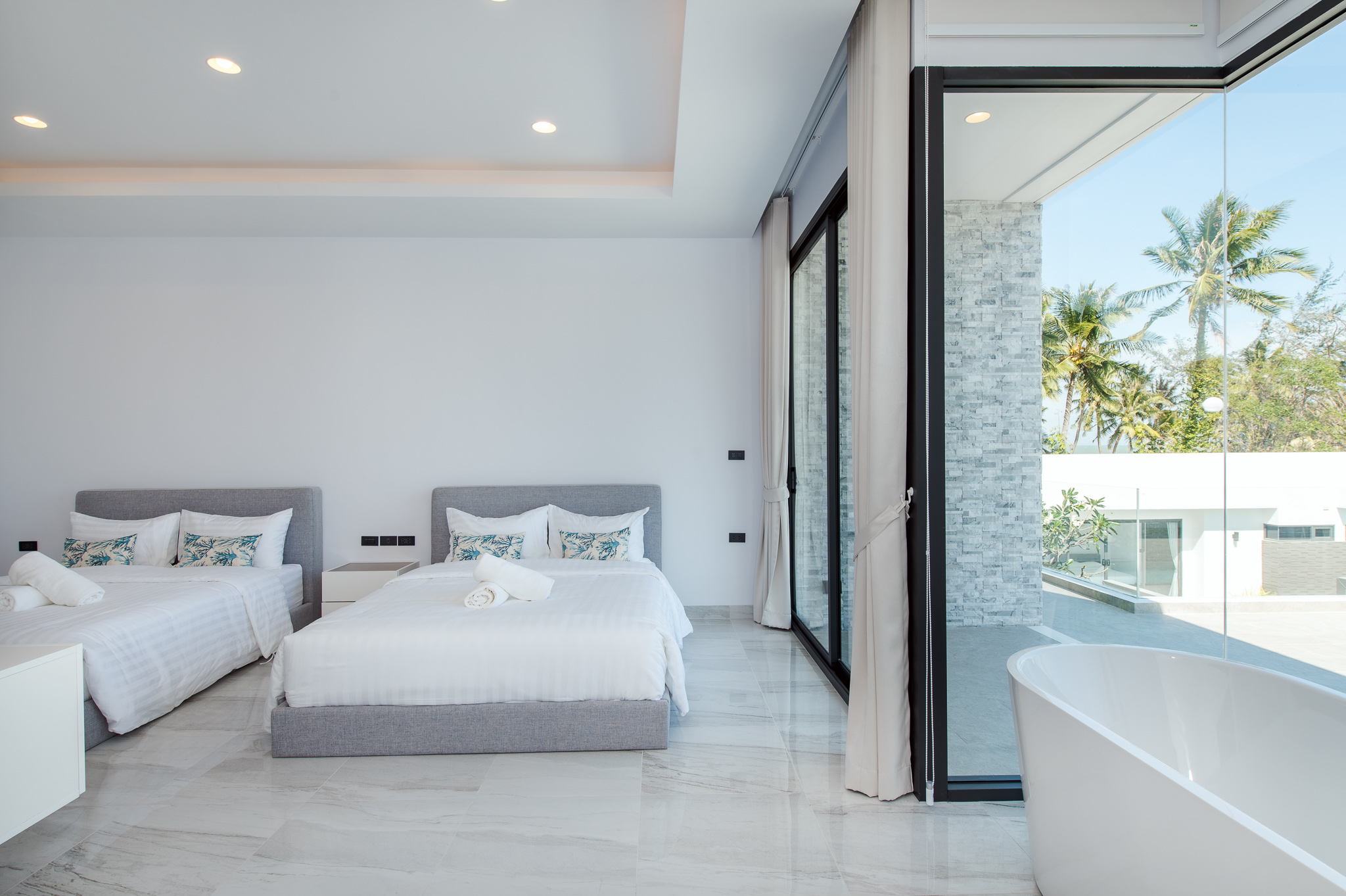 HR15066 บ้านพักติดทะเลหัวหิน The Casa Rocca Beach Villa HuaHin