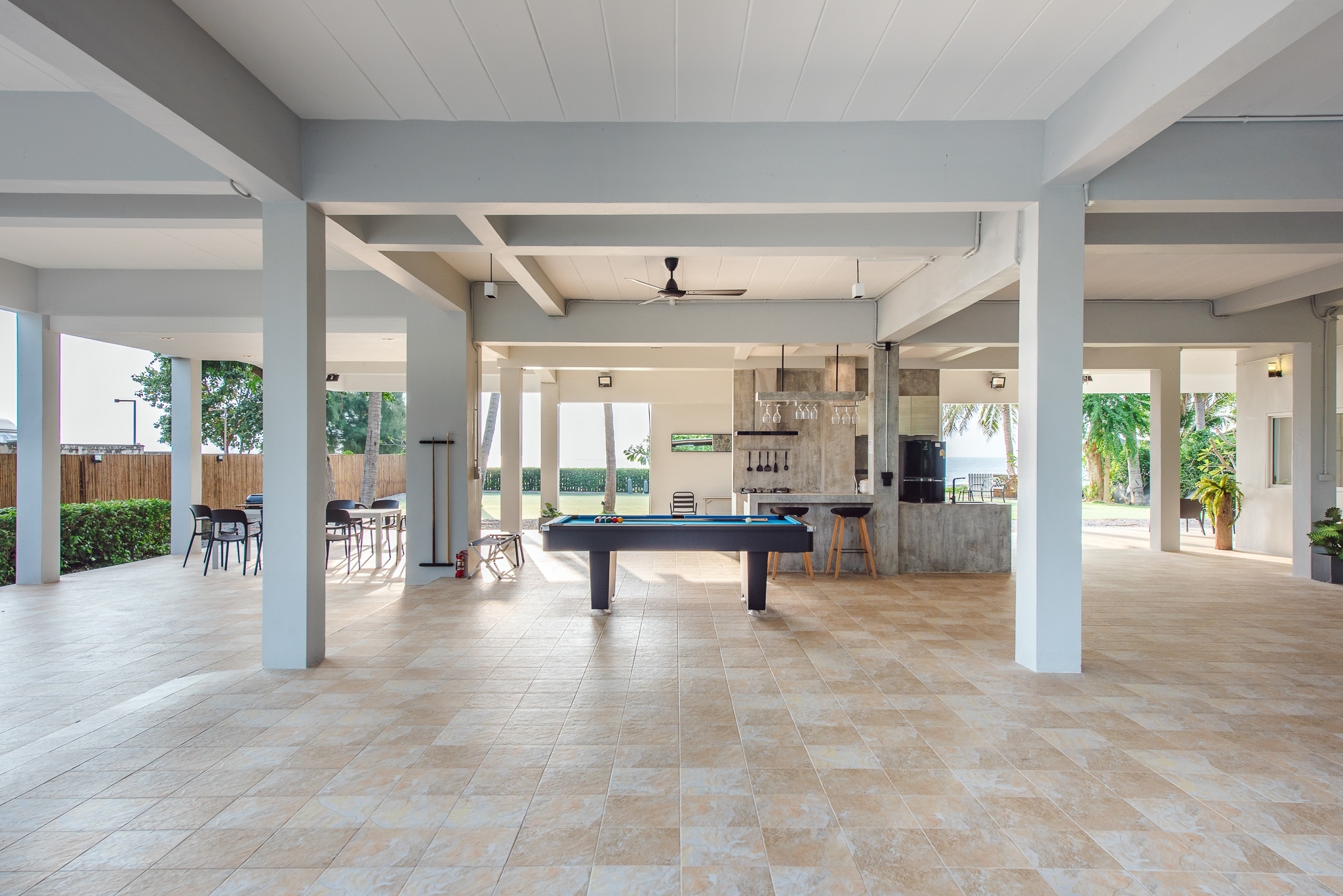 HR15044 บ้านพักติดทะเล กุยบุรี The Cozy Beach Villa