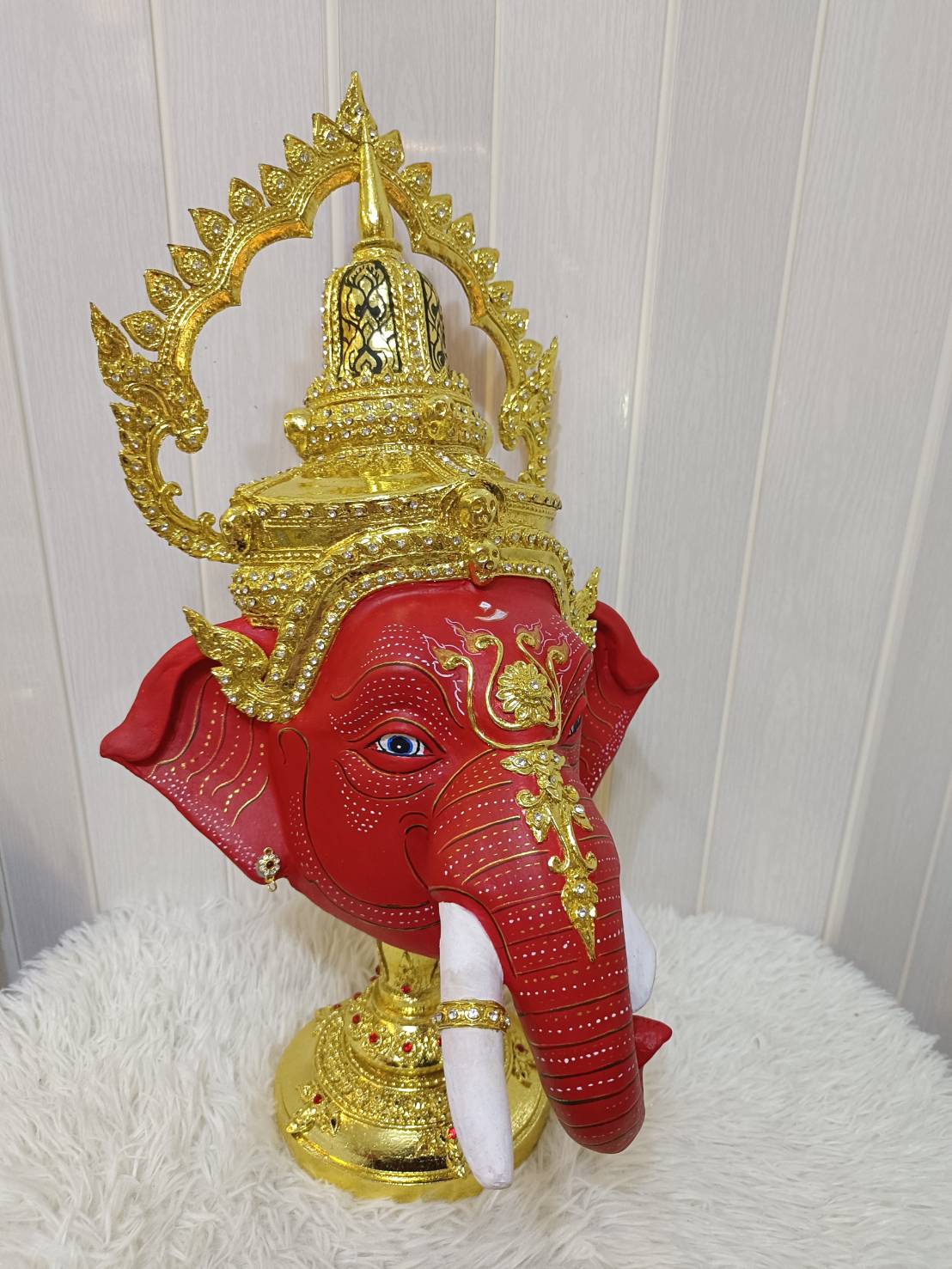 พระพิฆเนศ ขนาดกลาง เกรดพรีเมี่ยม พร้อมฐานไม้กลึงตีลายประดับเพชร