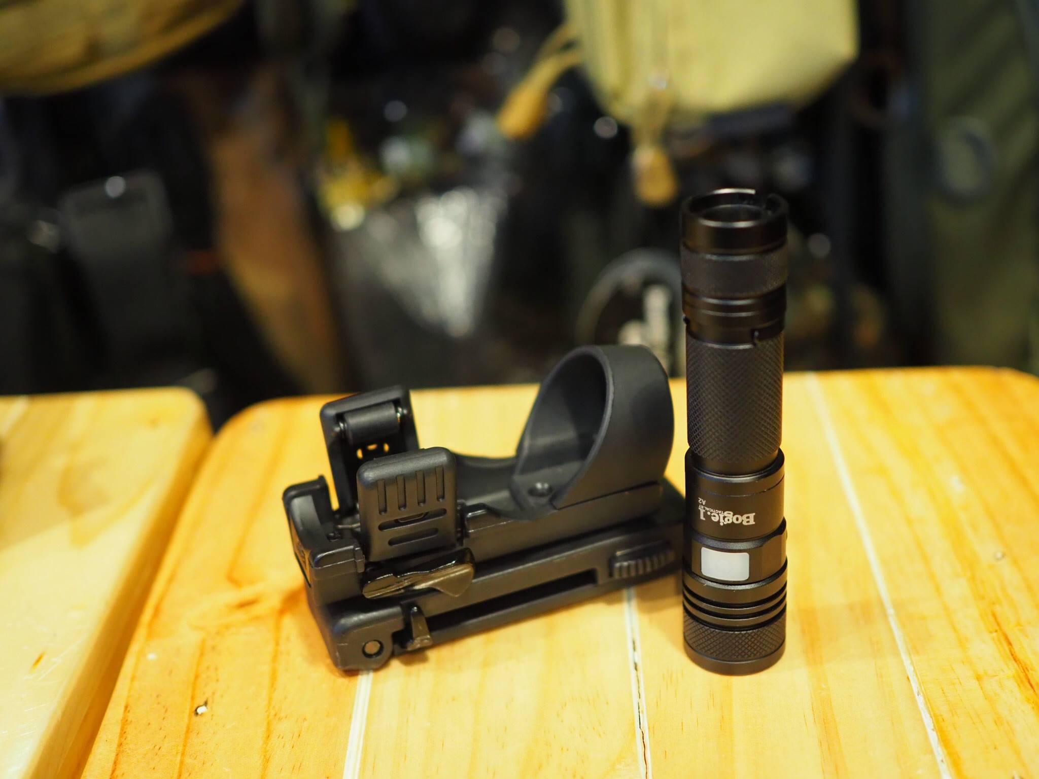 💢 Bogie1 ซองไฟฉายโพลิเมอร์ รุ่น Lock 360💢 👉มีตัวล็อกแน่นกริ้บ ไฟฉายไม่ร่วงหล่น 👉หมุนได้ 360 องศา 👉ร้อยเข็มขัดได้ทุกขนาด(ปรับขนาดได้) 👉ร้อยกระเป๋า/ติดเสื้อเกราะ ได้ 🔥🔥 ราคา Promotion 1050 บาท