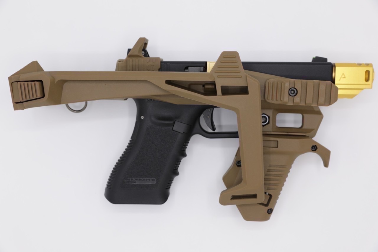 ชุดประกอบปืนสั้น รุ่น Full Kit สำหรับปืน : Glock17,19,34 (ทุกเจน) คุณสมบัติ : วัสดุผลิตจากโพลิเมอร์ คุณภาพสูง ทนความร้อนได้ดีเยี่ยม ขนาดเล็กกระทัดรัด น้ำหนักเบา ติดตั้งง่าย เพียงถอดน็อตตัวเดียว (บริเวณด้านหน้าใต้ลำที่จับรางล่าง) พานท้ายสามารถพับได้ และ ออ
