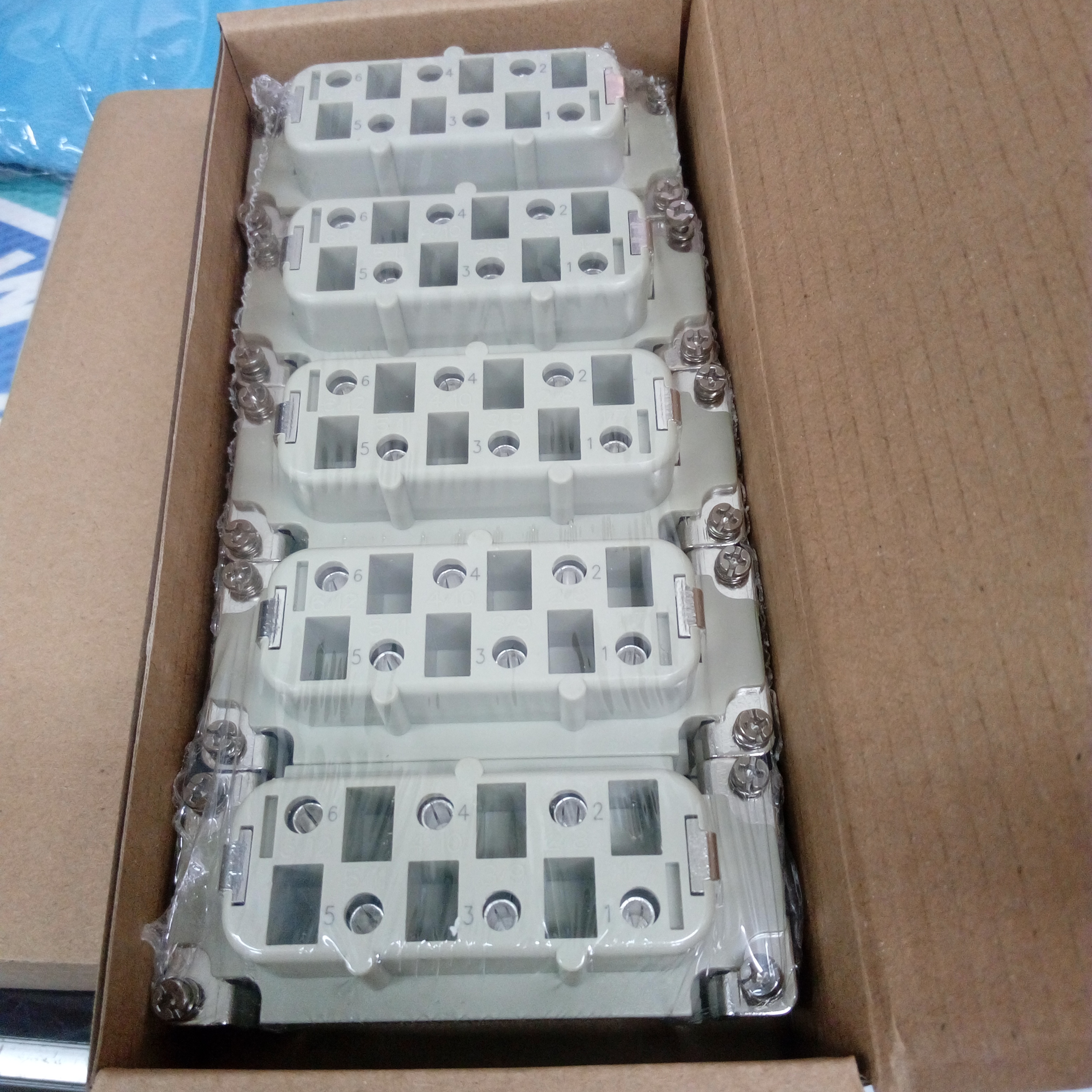 WAIN Insert Female ตัวเมีย 6P ไส้แกนใน CONNECTOR ปลั๊ก สัญญาณ อุตสาหกรรม