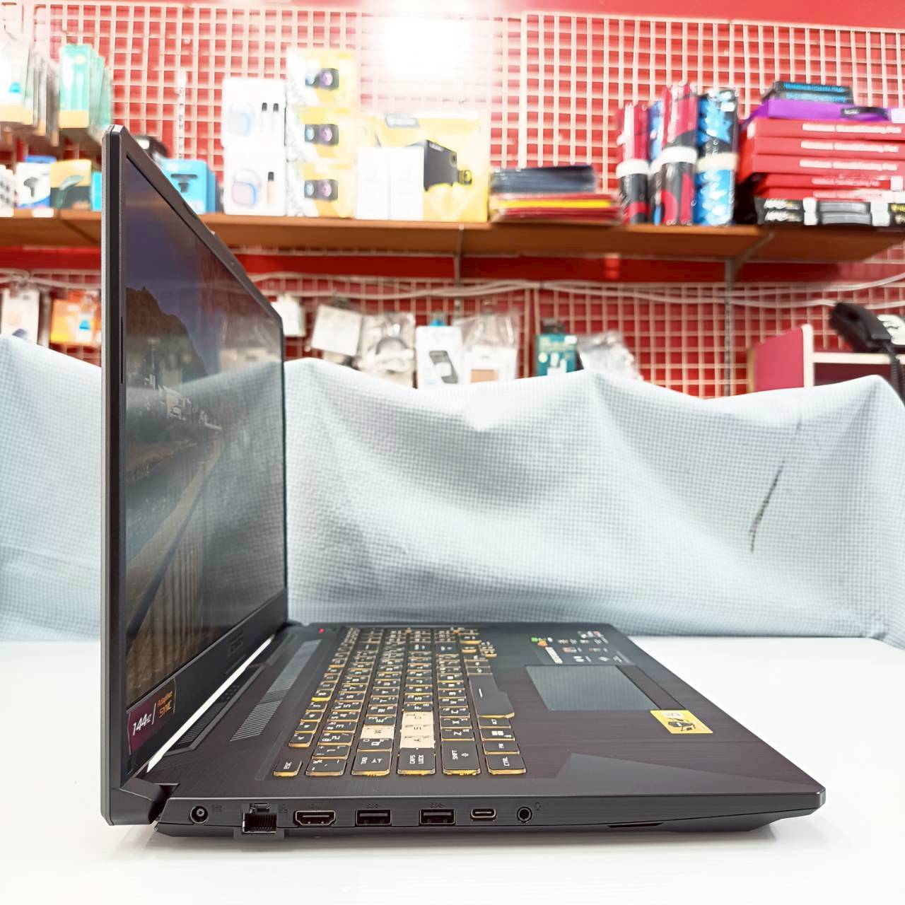 ASUS TUF GAMING A17 FA706NFR-HX016W สภาพเครื่อง 85% ประกันศูนย์ 29/03/2027