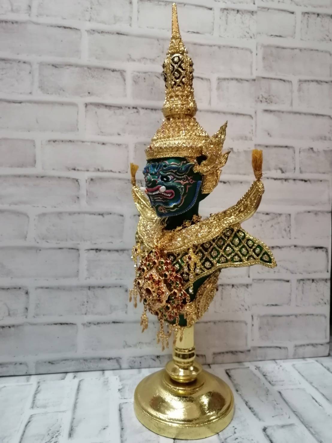 หุ่นพิเภก พร้อมฐานทอง