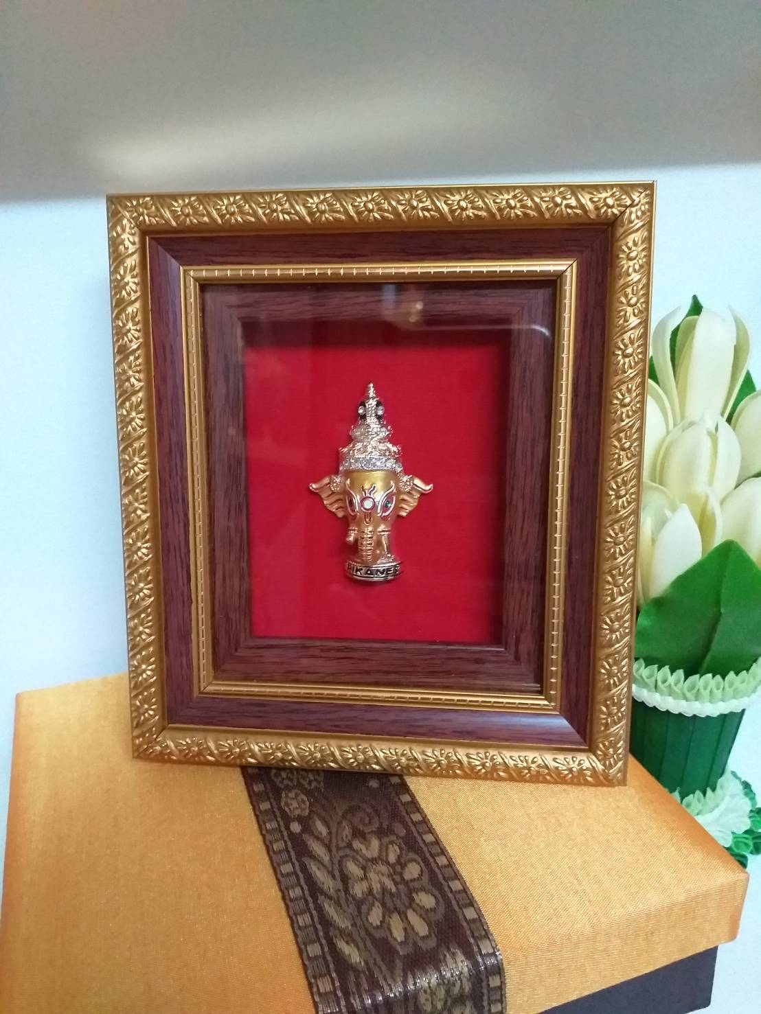 กรอบรูปโขนรามเกียรติ์ และเอกลักษณ์ไทยๆ พร้อมกล่องผ้าไหม