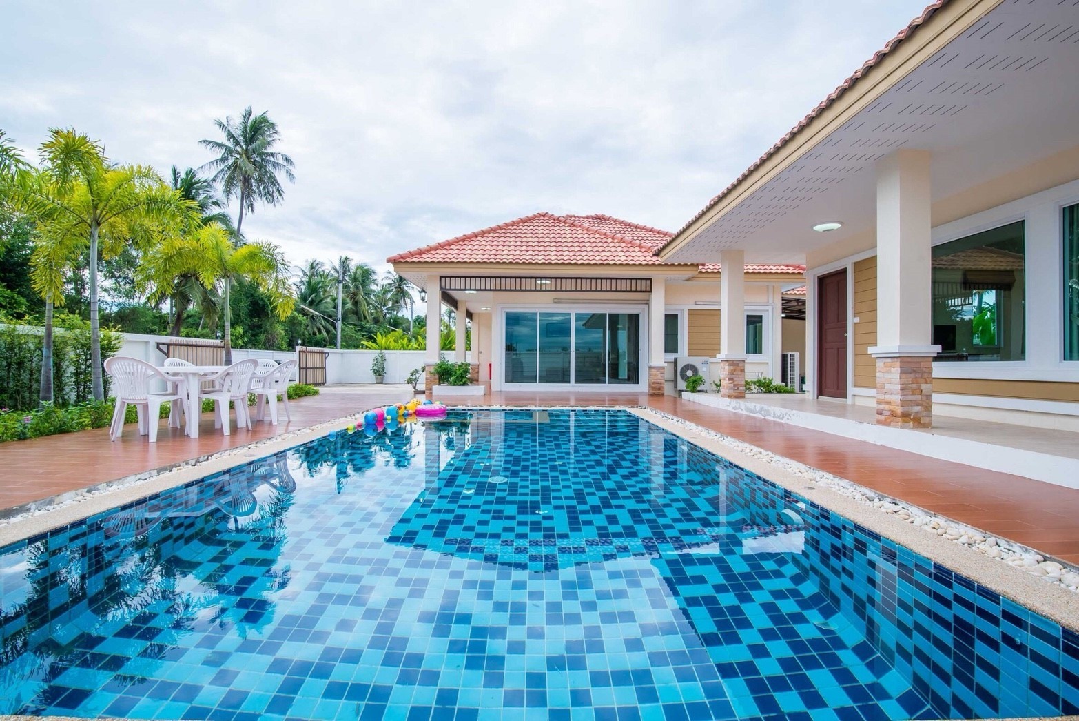 HR 4022 บ้านพักหัวหิน บ้านกาแลคซี่ คาราโอเกะ E