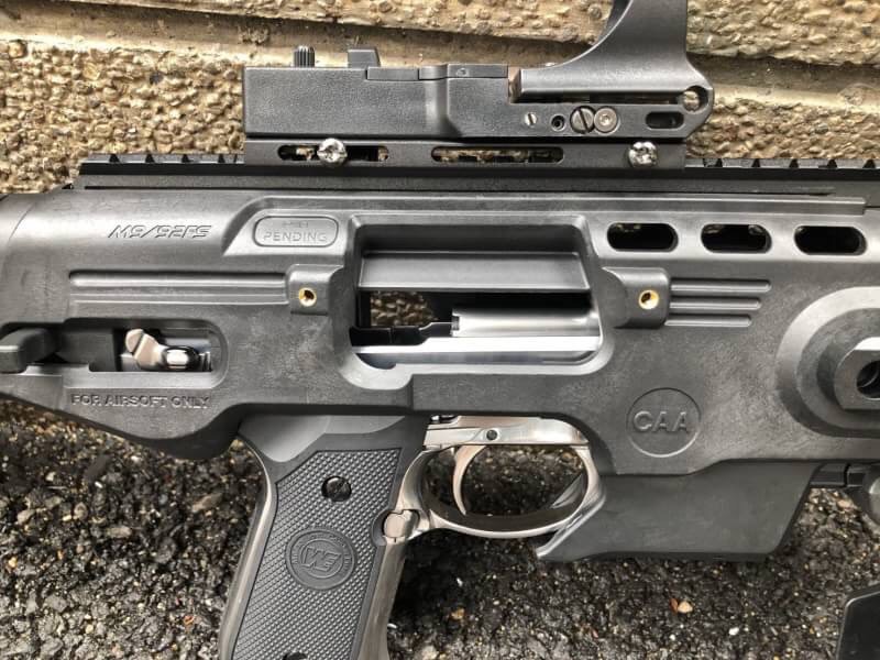 : ชุดแต่ง RONI Beretta 92f/M9A1 - พานท้ายสไลด์และยกรองแก้มได้ - มีช่องใส่แม็กสำรอง 1 ช่อง - กริปหน้าสามารถถอดออกและพับได้ - มีรูสำหรับ หูกระวิน (ไว้ติดสายสะพายปืน) - มีรางติดอุปกรณ์เสริมซ้าย-ขวาและด้านบน - มีศูนย์เล็งหน้า-หลัง - ไม่ทำให้ปืนเป็นรอย ราคา 45