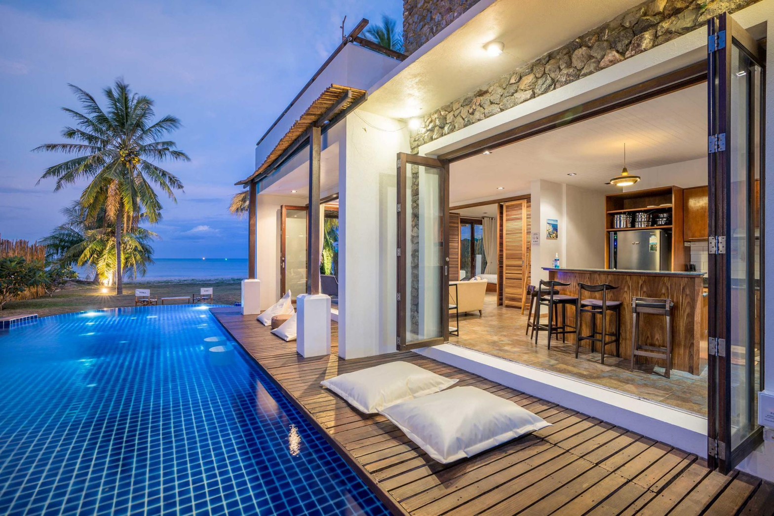 HR15061 บ้านพักติดทะเล The Pamila Beach Villa Kuiburi