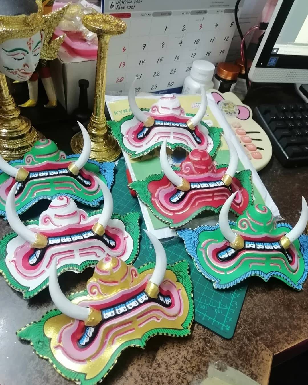 หน้ากากยักษ์