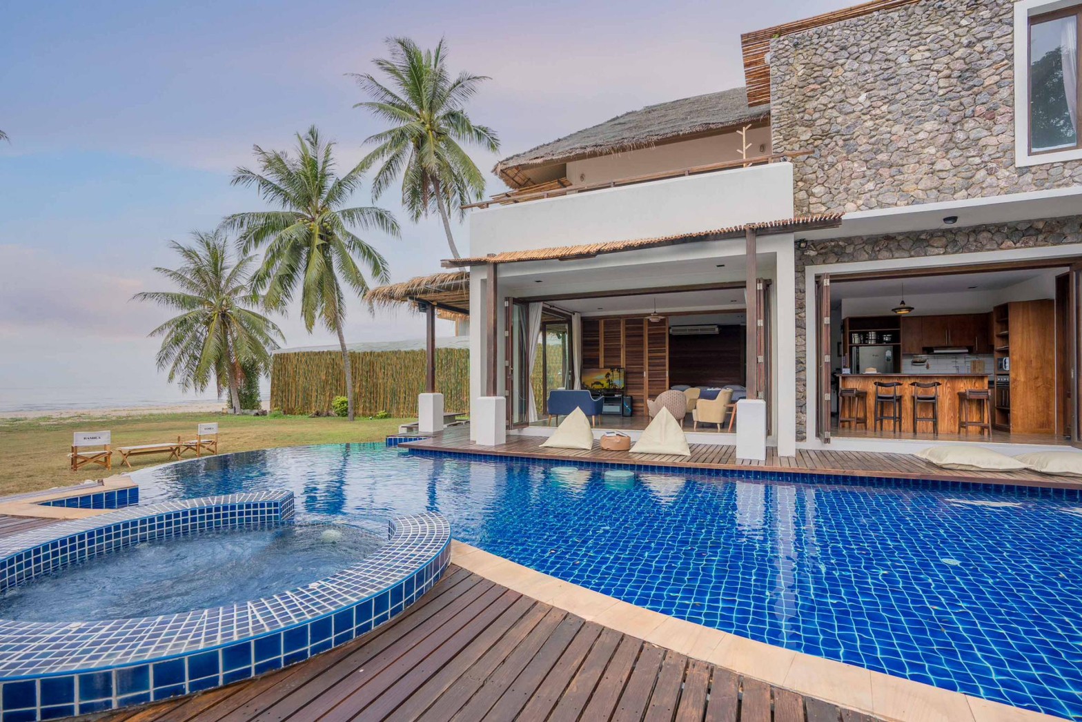 HR15061 บ้านพักติดทะเล The Pamila Beach Villa Kuiburi