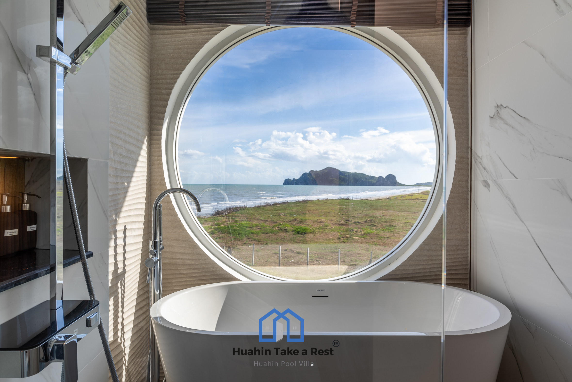 HR15051 บ้านพักติดทะเล The Colonial Beach สามร้อยยอด