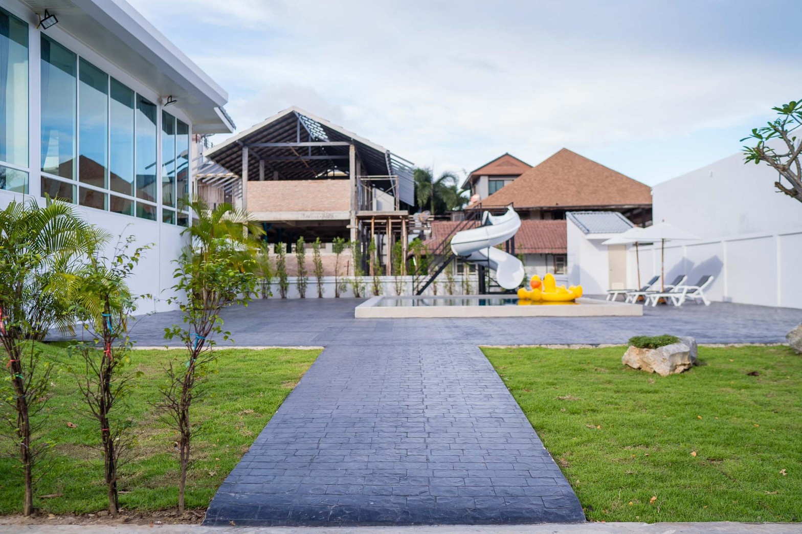 HR15067 บ้านพักใกล้ทะเลชะอำ The Great Beach Pool Villa Cha Am