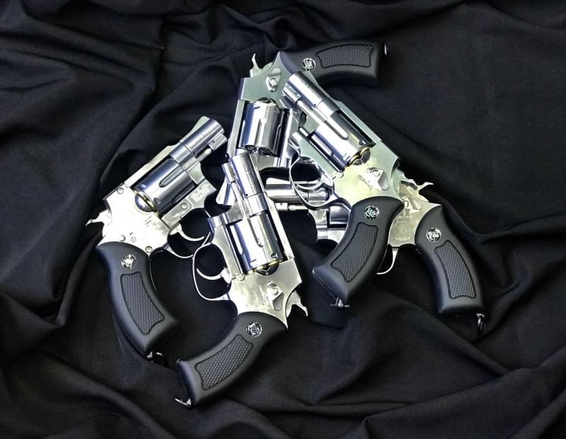Wingun Sport 733 Silver 2" Full Metal CO2 Revolver (full mrakking มีลายสมิทธิ์) ลูกโม่สีเงิน มาพร้อมปลอกกระสุน6นัด ใช้แก้สหลอดCo2 แรง 400 fps. โครงปืนเป็นโลหะทั้งกระบอก น้ำหนักใกล้เคียงของจริง ด้ามจับพลาสติก ราคาพิเศษ