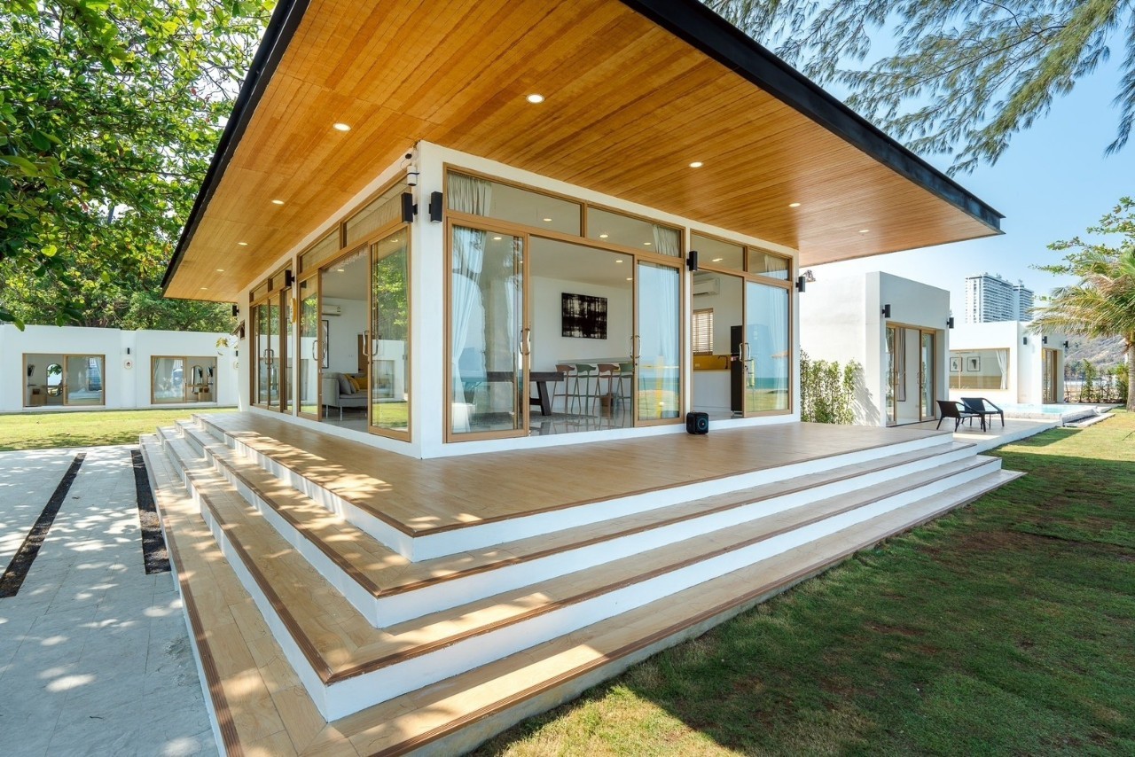 HR15080 The Bristol Beach Huahin Pool villa