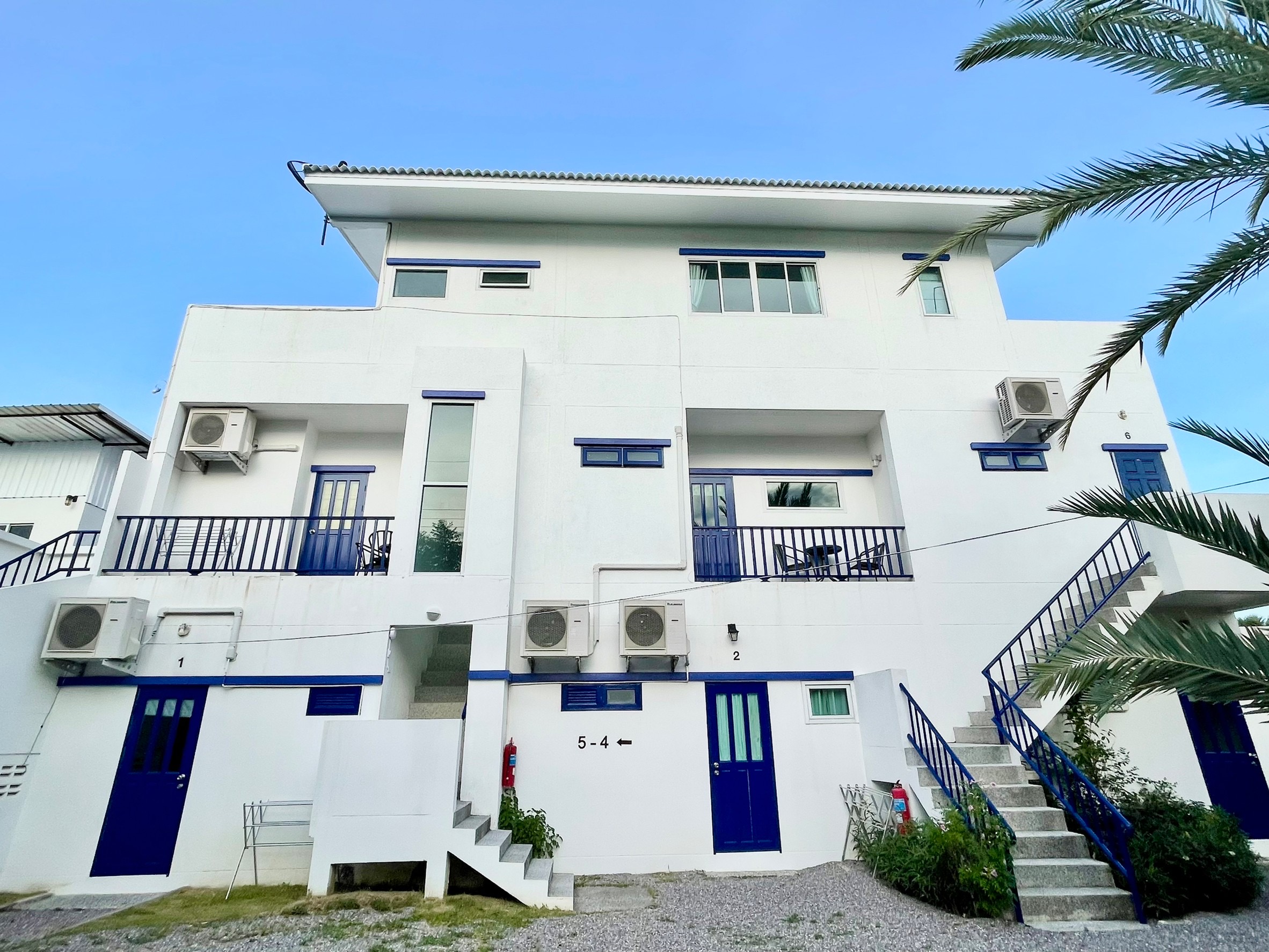 HR15047 บ้านพักติดทะเล The Zarento beach