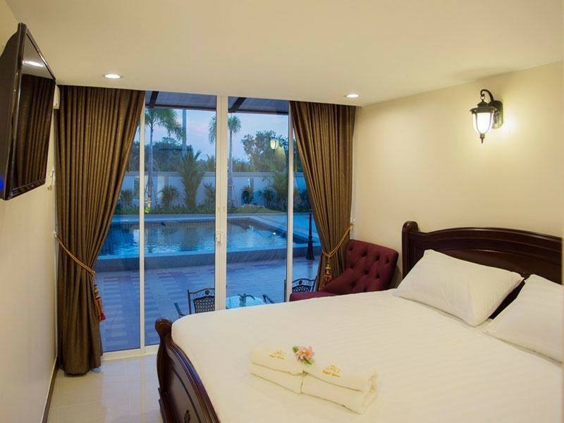 HR 10100 เดอะแกรน ชะอำ