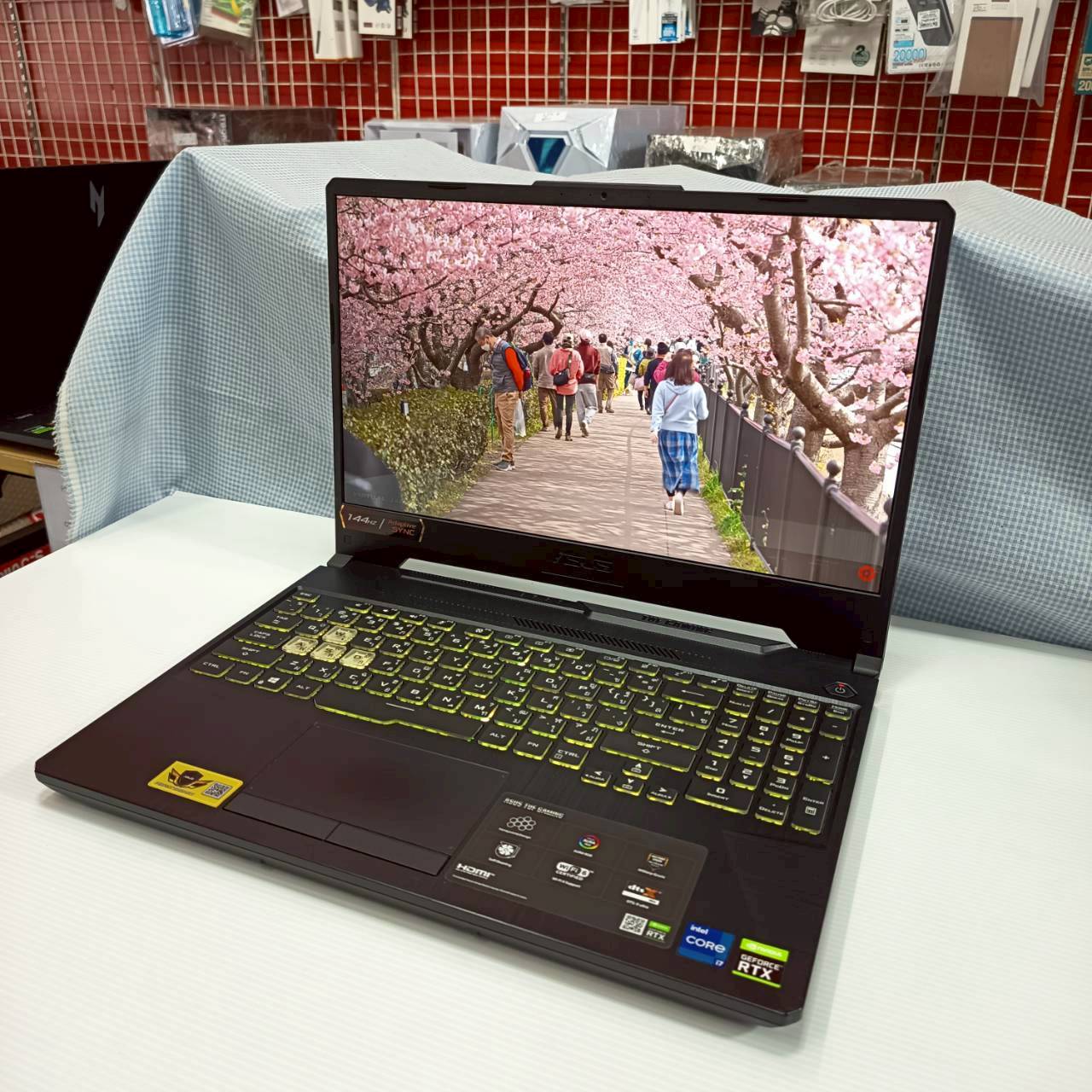 ASUS TUF GAMING F15 FX506HCB-HN245W สภาพเครื่อง 85% ติดฟิล์มกันรอยหน้าจอแล้ว