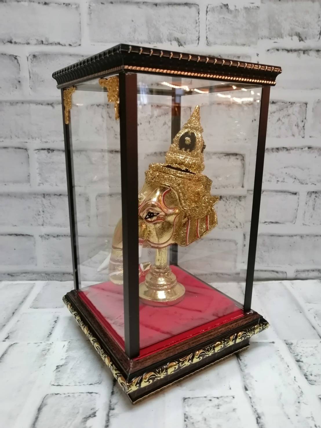 พระพิฆเนศ ขนาดกลาง เรซิ่นปิดทอง พร้อมตู้กระจกลายไทย