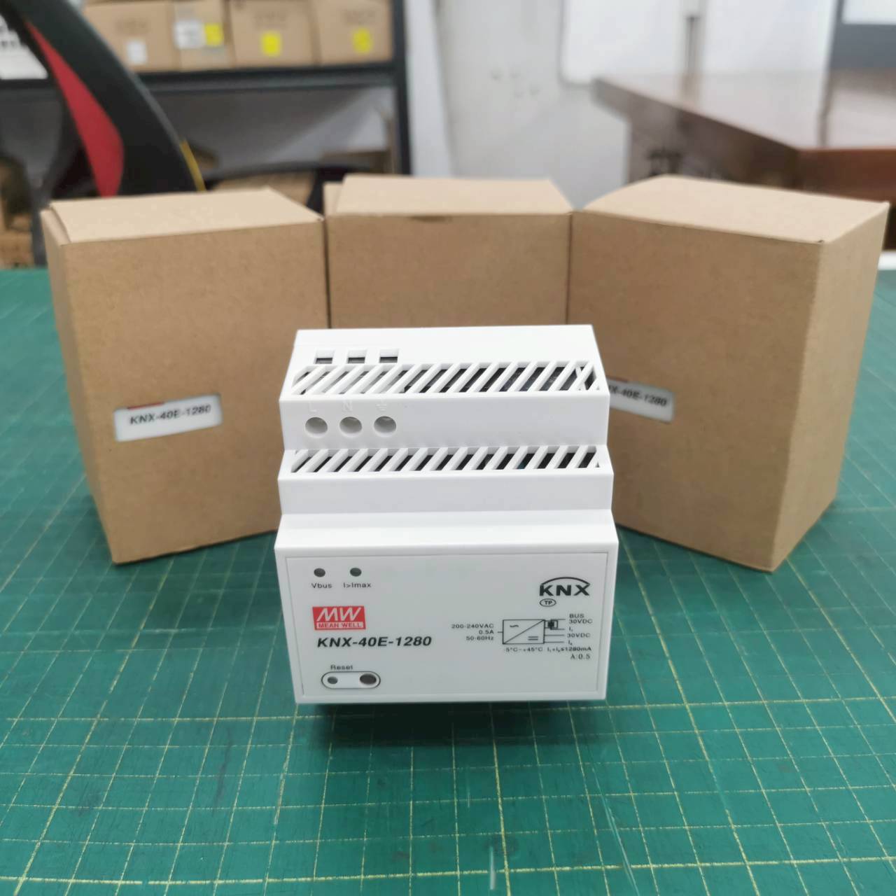 สวิทช์ชิ่งพาวเวอร์ซัพพลาย Meanwell KNX-40E-1280 POWER SUPPLY 40W 30V 1.28A