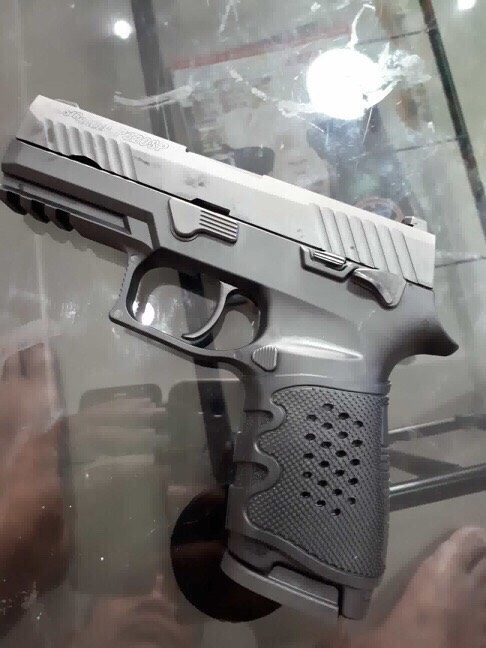 https://youtu.be/AZFanXIKnQw New.ยุทธวิธีด้ามจับยาง Tactical Grip Gloves For SIG P320sp / GLOCK ทุกรุ่นและ ทุกรุ่นของปืนสั้น มีทั้งหมด 6 สี 📌❗️ราคาโปรโมชชั่น ราคาพิเศษ 450 บาท Ems 50 บาท ครับ ❗️📌 ========================