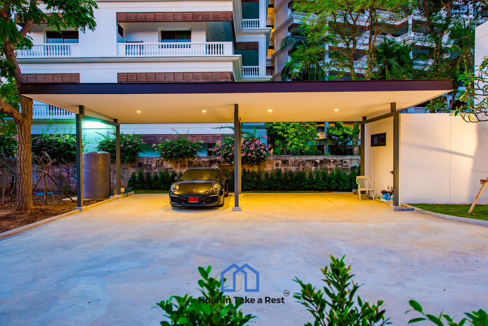 HR15039 บ้านพักติดทะเลหัวหิน The Premium Beach Villa Hua Hin