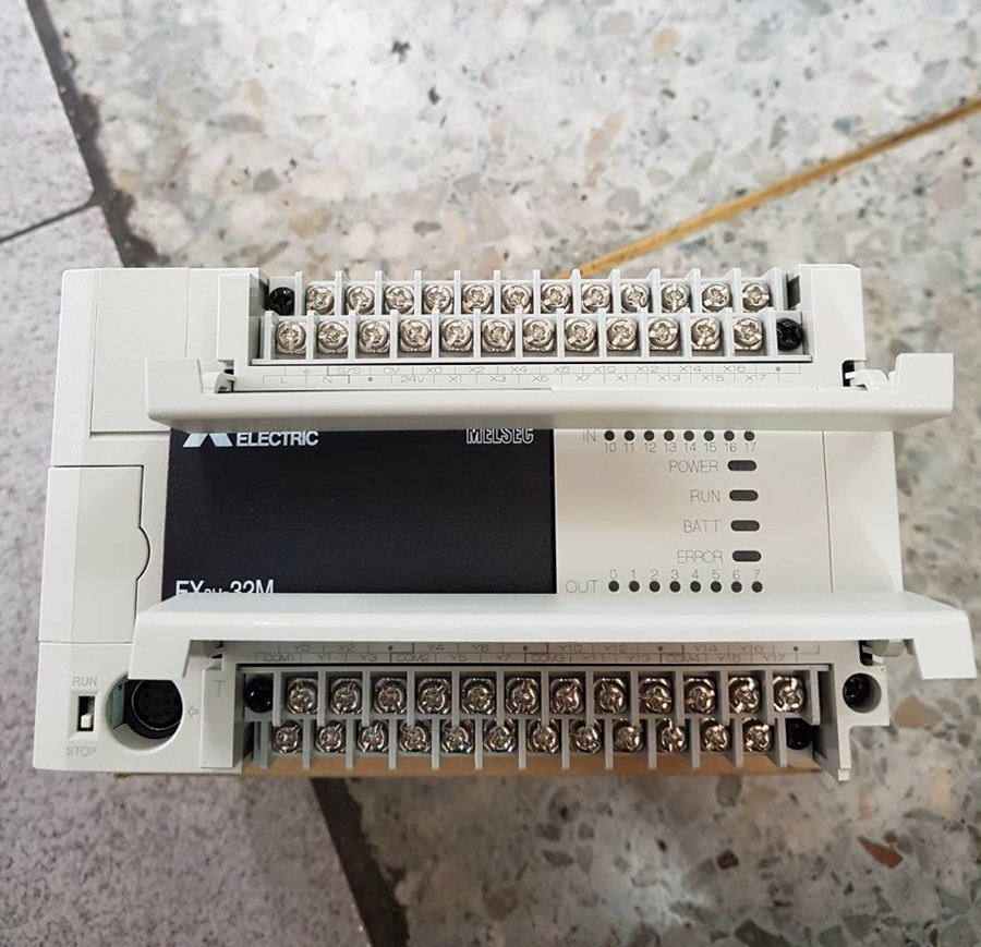 FX3U-32MT/ES-A PLC MITSUBISHI 16 IN/16OUT AC/DC/TRANSISTOR