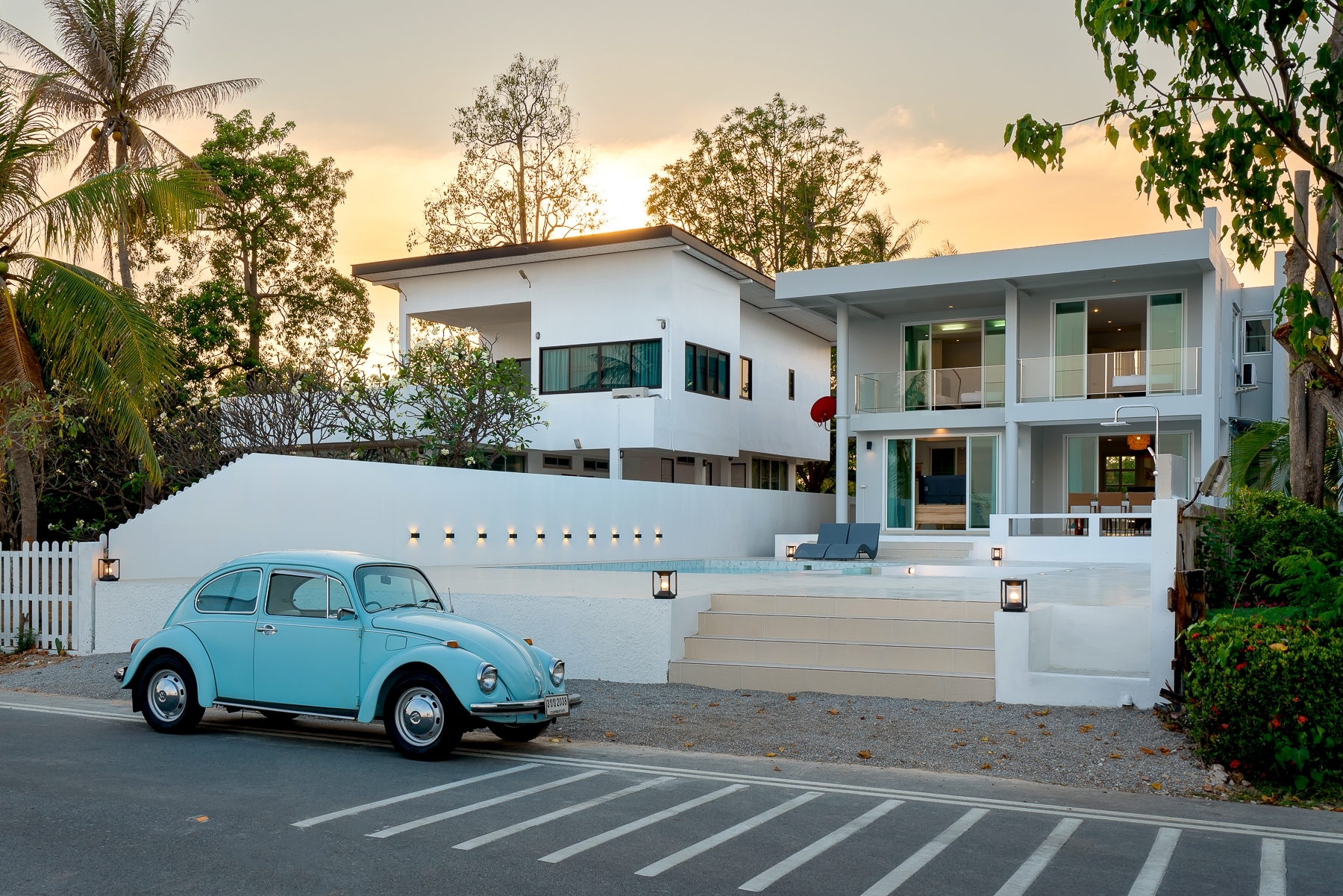 HR15070 บ้านพักติดทะเล The Gina Beach Villa Pranburi