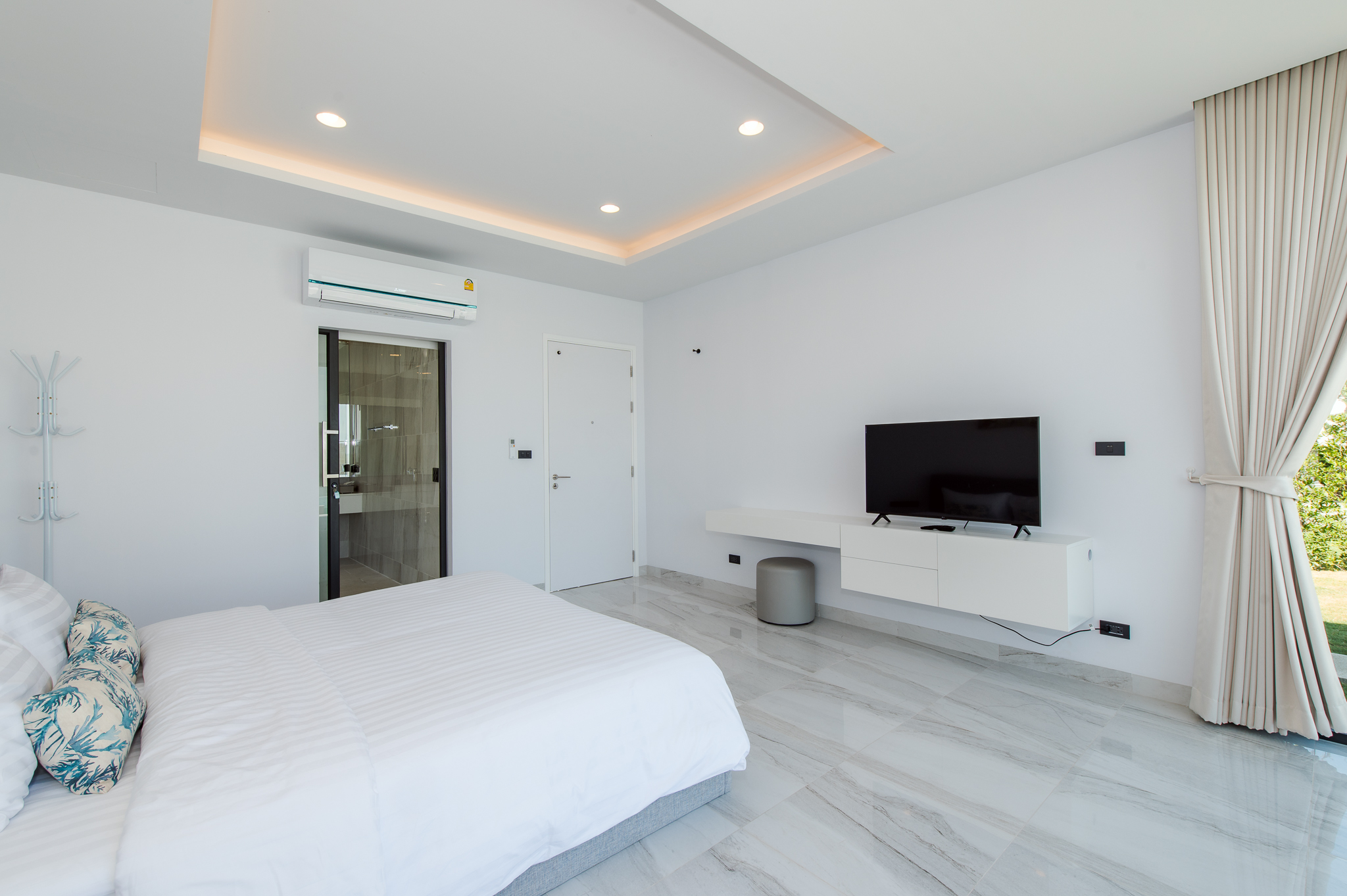 HR15066 บ้านพักติดทะเลหัวหิน The Casa Rocca Beach Villa HuaHin