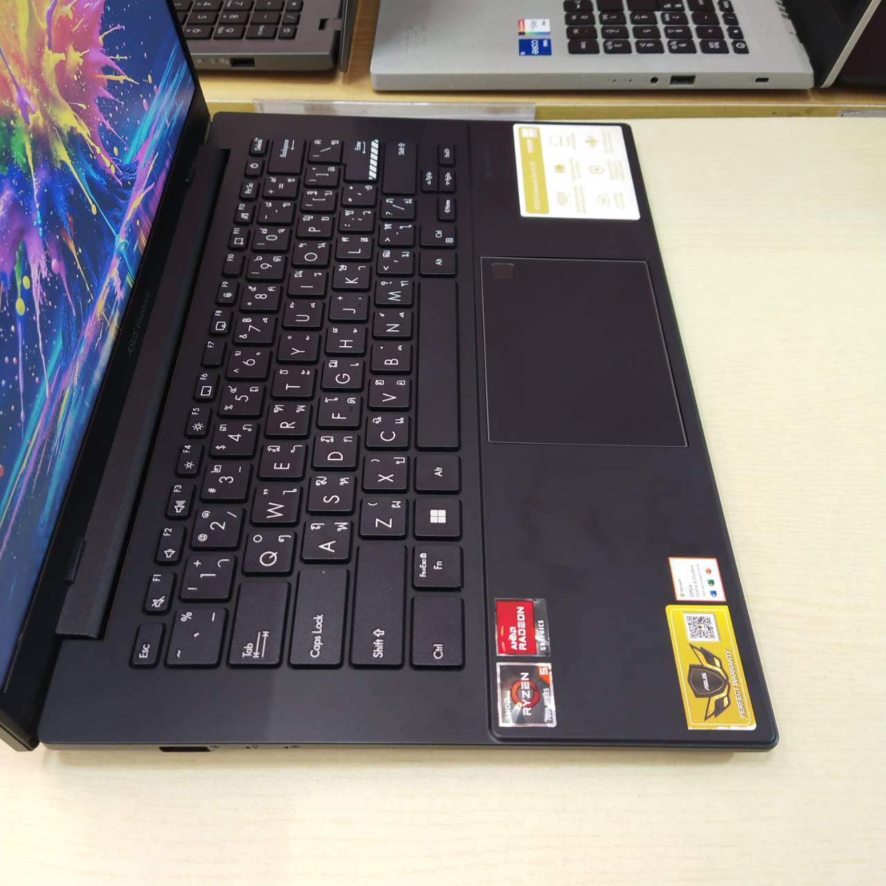ASUS VIVOBOOK 14 M1404FA-NK552WS สภาพเครื่อง 90% ติดฟิล์มกันรอยหน้าจอแล้ว(ประกัน J.I.B. 13/11/2025)