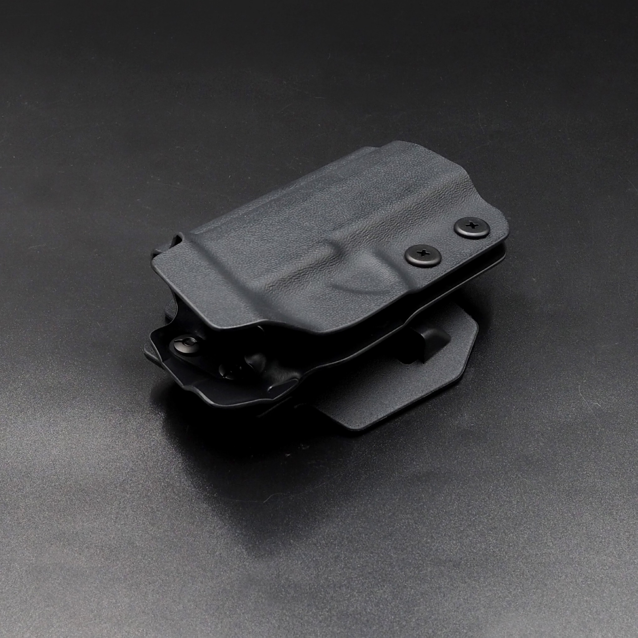New. ซองพกนอก KYDEX P365 XL (Warriorland ) ( OWB Kydex Holster Warriorland ) 🍁แผ่น Kydex นำเข้าจาก USA หนา 2 mm. 🍁ตัวยึดเข็มขัดเพลทเหน็บ เข้ากับเข็มขัดขนาด 1.5-1.75 นิ้ว 🍁ออกแบบให้รองรับ Red dot 🍁ตัวซองสามารถปรับองศาได้ 0-1